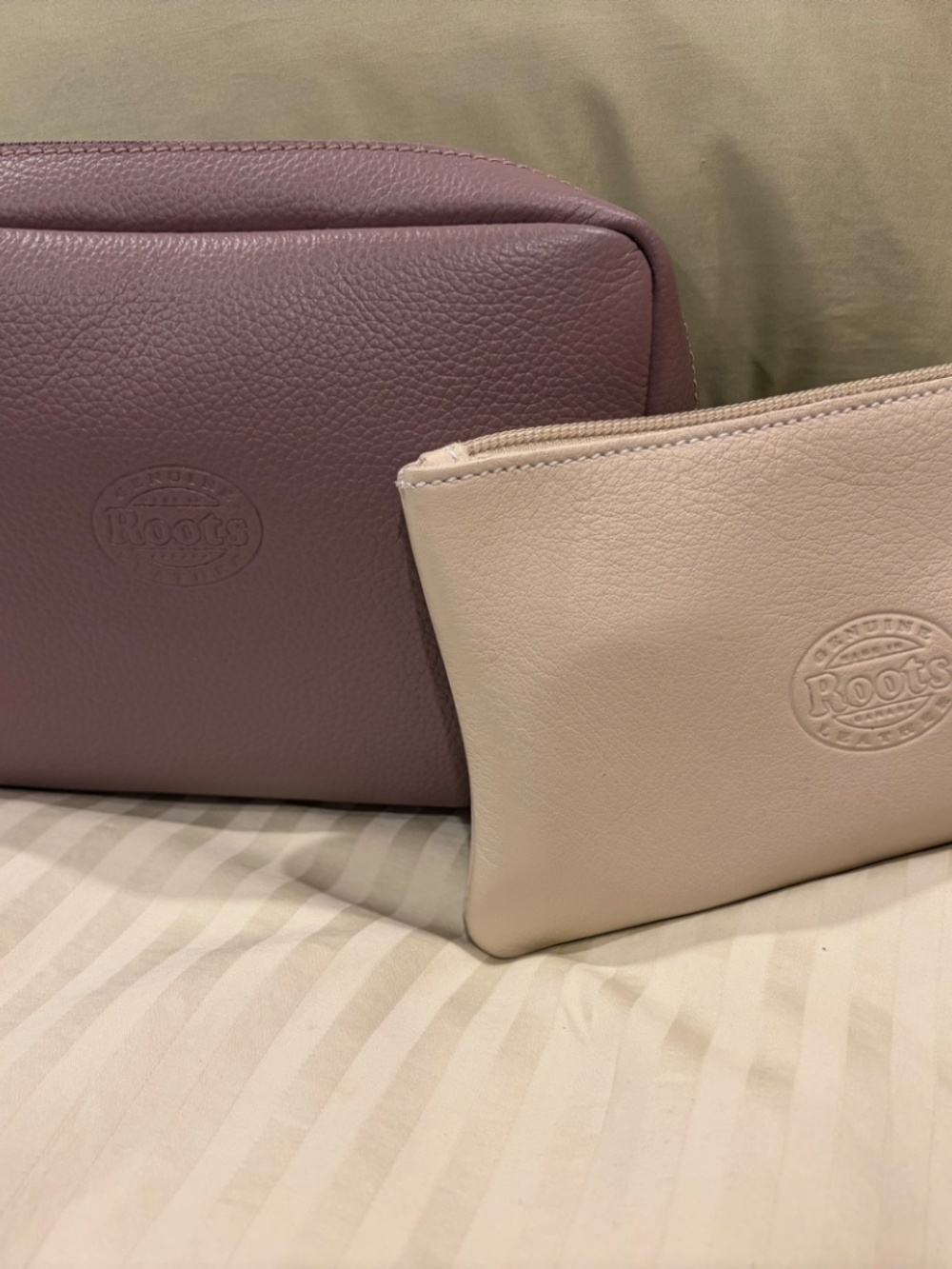 *SALE* Roots Canada Leather Pouch Set